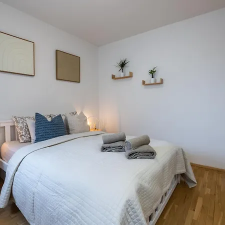 Διαμέρισμα Unique 3 Bedroom Loft Walk To Vysehrad Πράγα