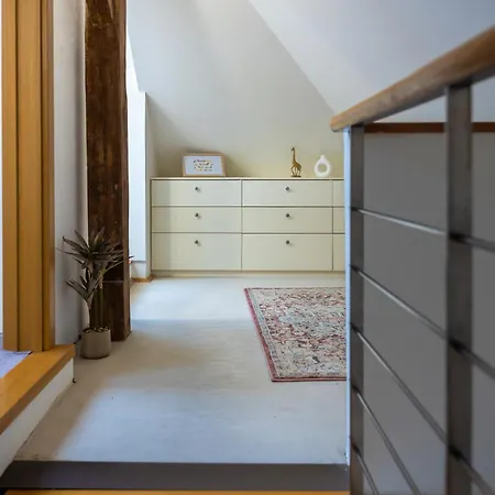 Διαμέρισμα Unique 3 Bedroom Loft Walk To Vysehrad *